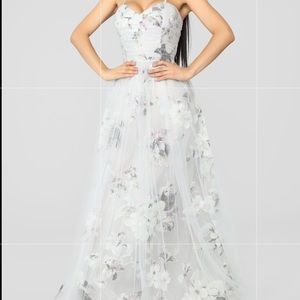 *NEW* Fashionnova Floral Maxi Dress